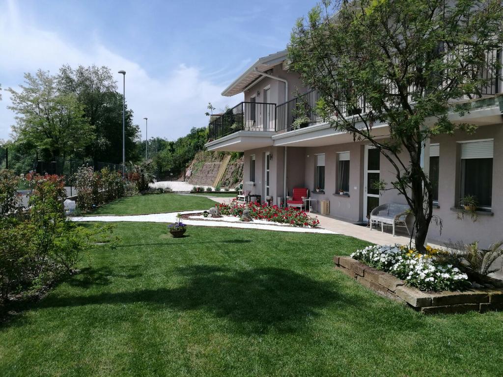 Mimosa Apartments Soiano Del Lago Eksteriør billede